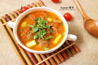 牛肉汤的简单做法，让你在家可以自己做！
