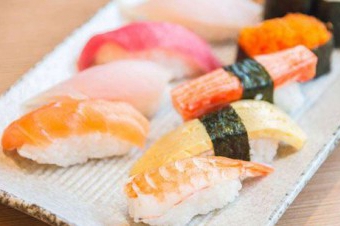 寿司的主要消费群体是什么？一般一年能赚多少钱？